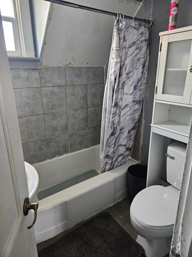 Foto del edificio - 1815 E 8th St