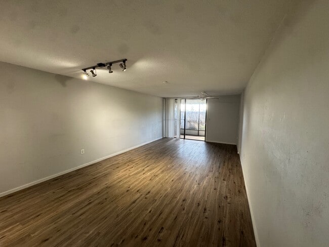 Building Photo - 717 SW 75th St