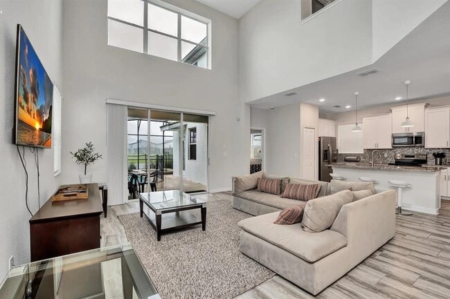 Foto del edificio - 4769 Kings Castle Cir