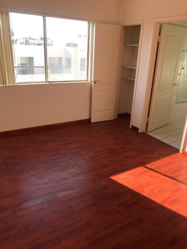 Foto del edificio - 1804 Camden Ave