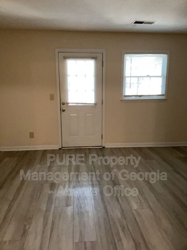 Foto del edificio - 774 Rogers Way SW