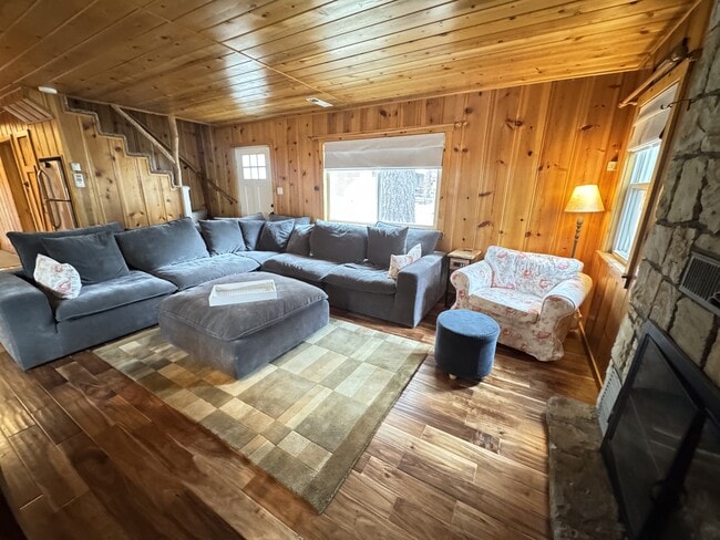 Building Photo - 3140 Nevada Ave