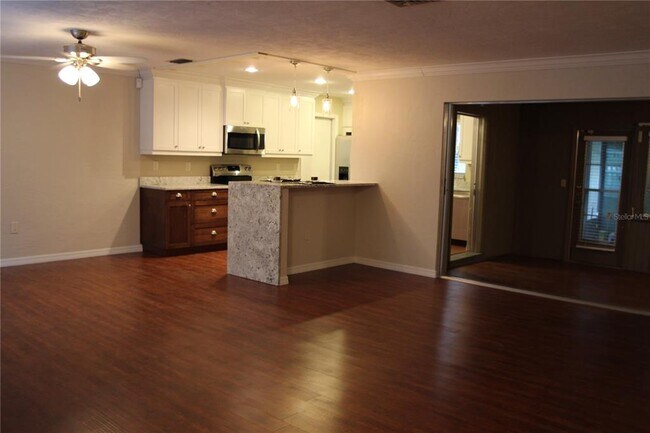 Foto del edificio - 3125 S Lockwood Ridge Rd
