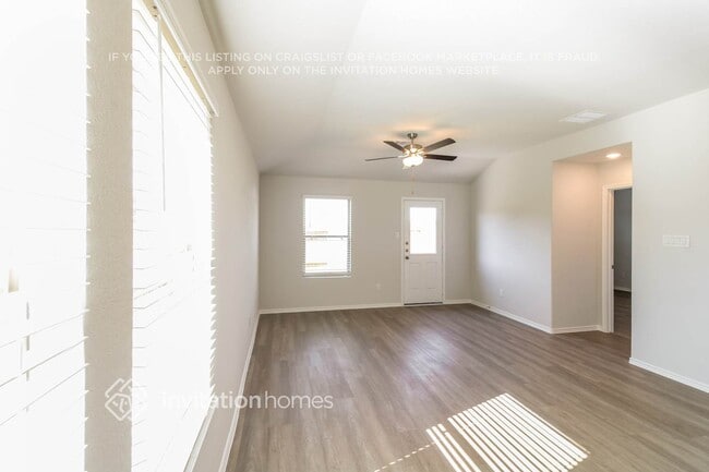 Building Photo - 10714 Sunlit St