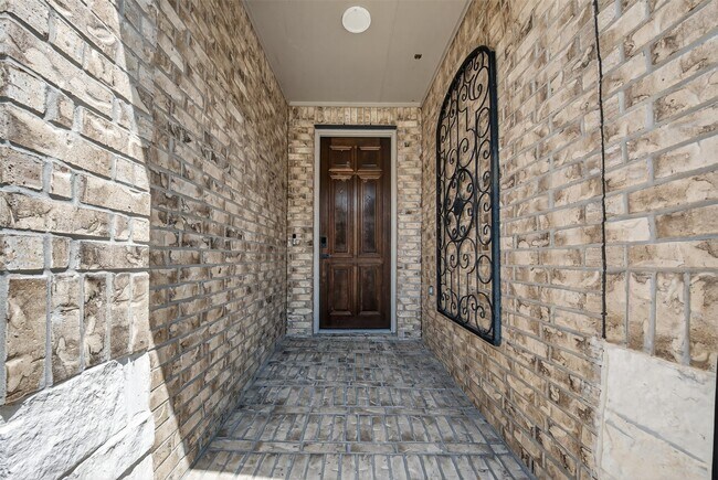 Building Photo - 18102 Humber River Ln