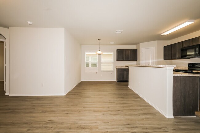 Building Photo - Somerset Trails - 9318 Green Flora Ct, San...