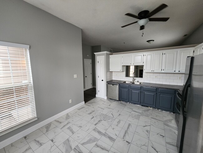 Building Photo - 11156 Harrington Ln