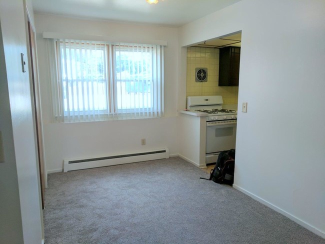 Dining/Kitchen - 507 Pasadena Ave