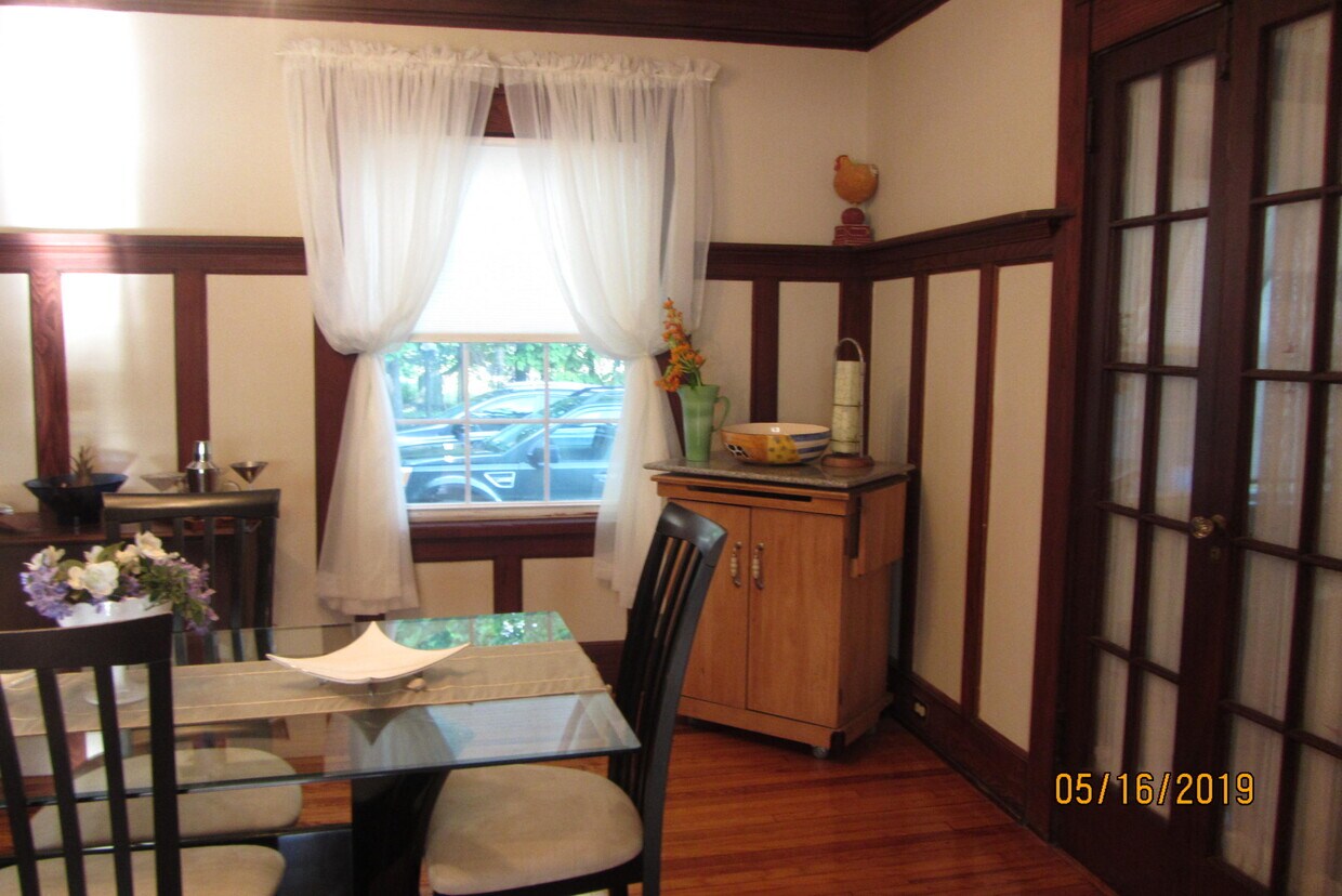 Primary Photo - 319 N Fullerton Ave