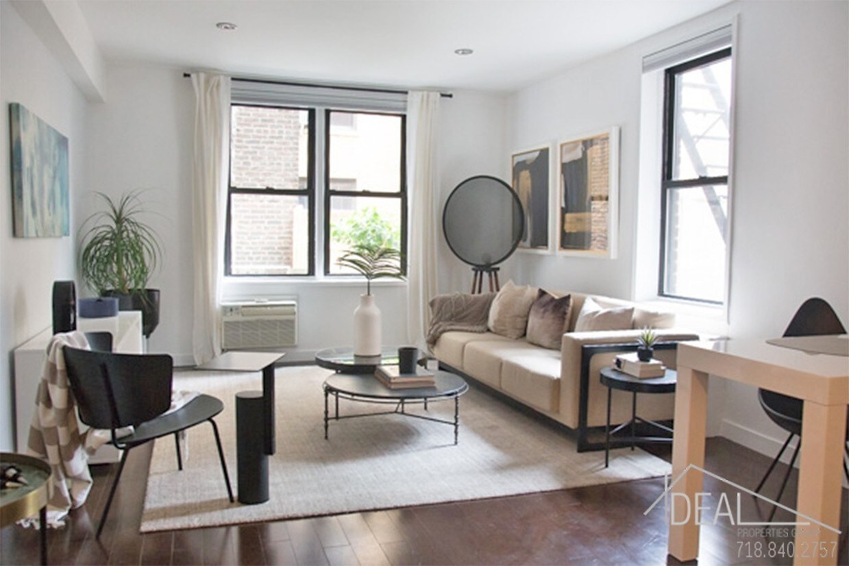Foto principal - 203 E 15th St