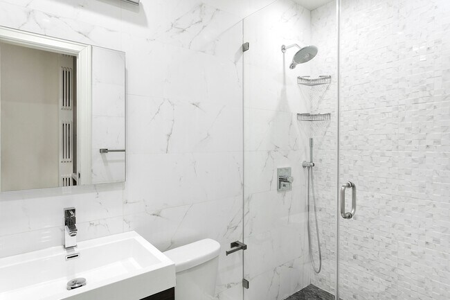 Foto del edificio - 53 W 11th St