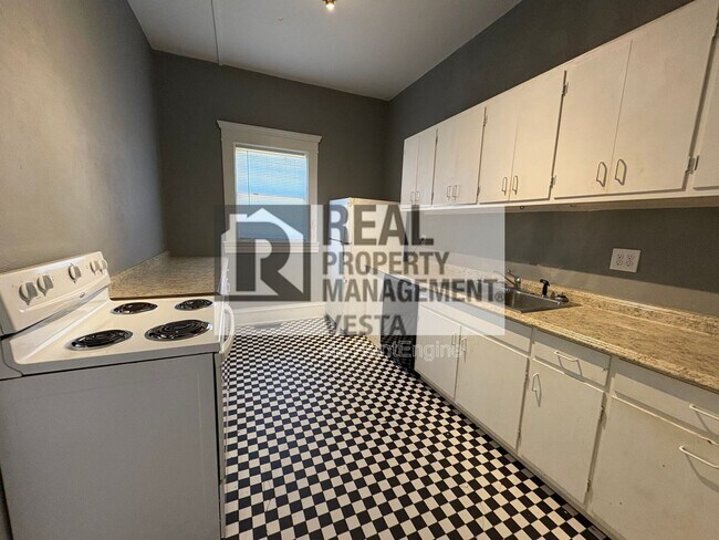 Foto del edificio - 2585 Napier Ave