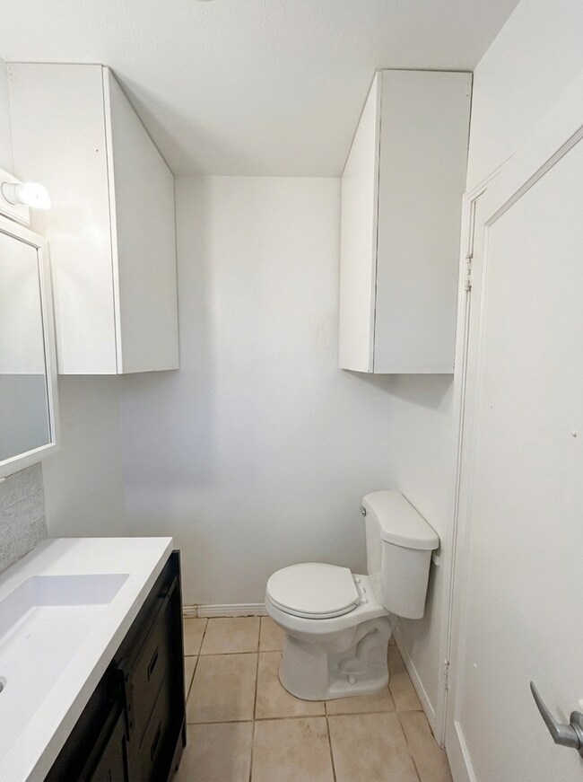 Building Photo - Valmont, 6857-6901