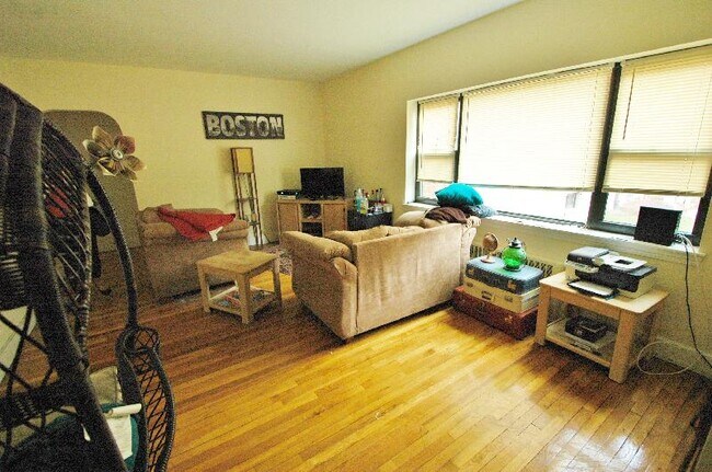 Building Photo - 106 Longwood Ave