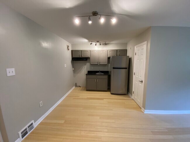 Foto del edificio - 1340 Pennwood Rd