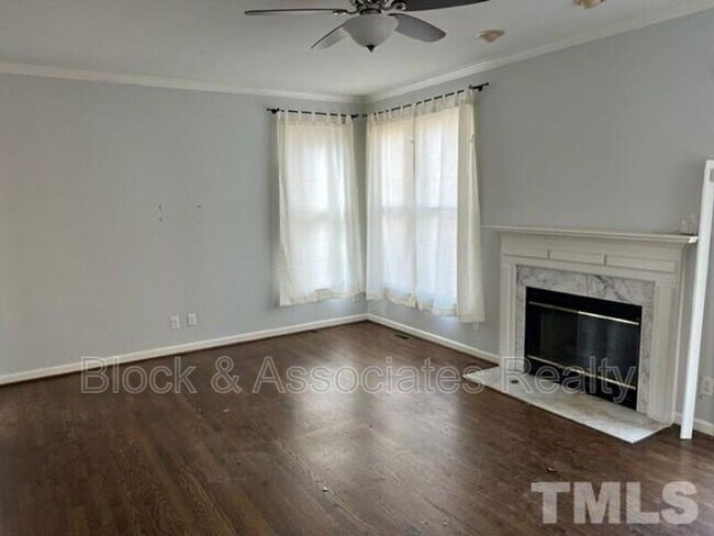 Building Photo - 107 Silverridge Ct