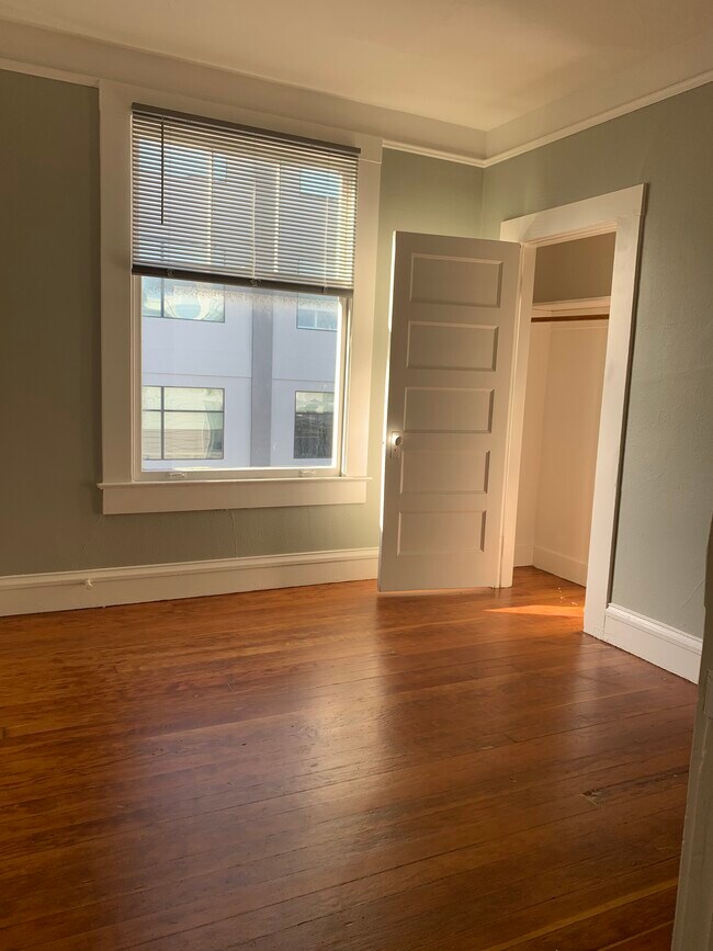 bedroom - 665 Minna St