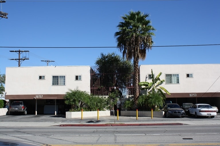 Primary Photo - 16153-16157 Vanowen St