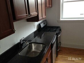 Building Photo - 1627 W Farwell Ave