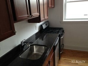 Building Photo - 1627 W Farwell Ave