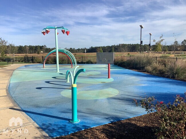 Building Photo - 15475 Maple Ter Dr