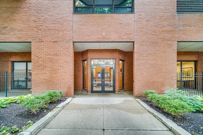 Photo - 899 S Plymouth Court Unit 1602 Apartment
