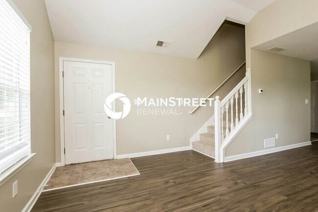 Building Photo - 3 Bedroom Pet-Friendly Home in Douglasville, GA with Main Street Renewal