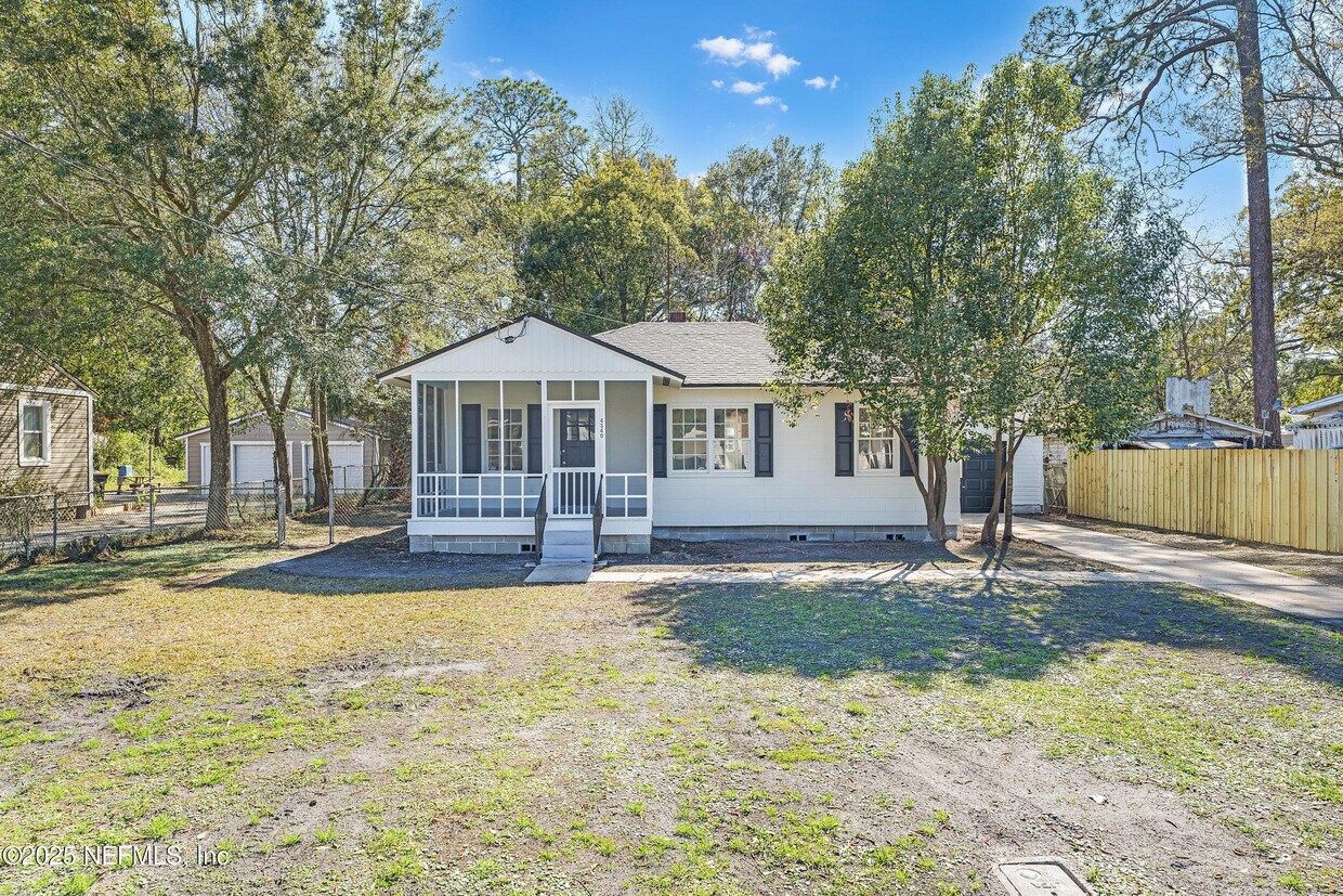 Foto principal - 4340 Hercules Ave