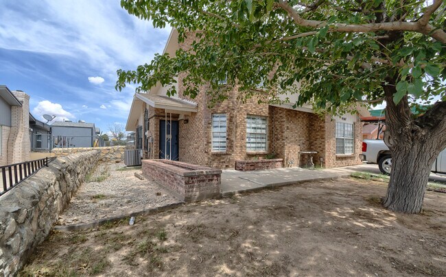 Foto del edificio - 9307 Chantilly Dr