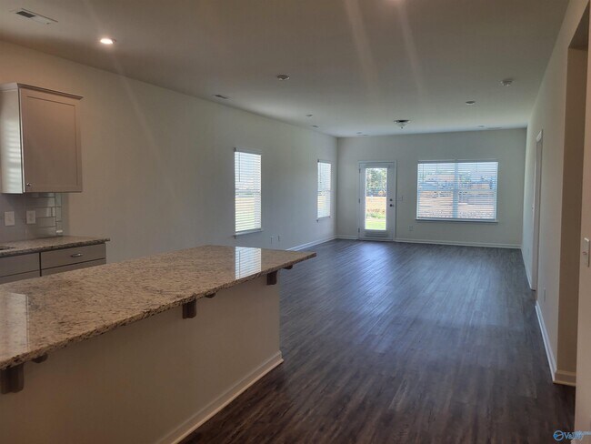 Foto del edificio - 13031 Lantern Pointe Wy