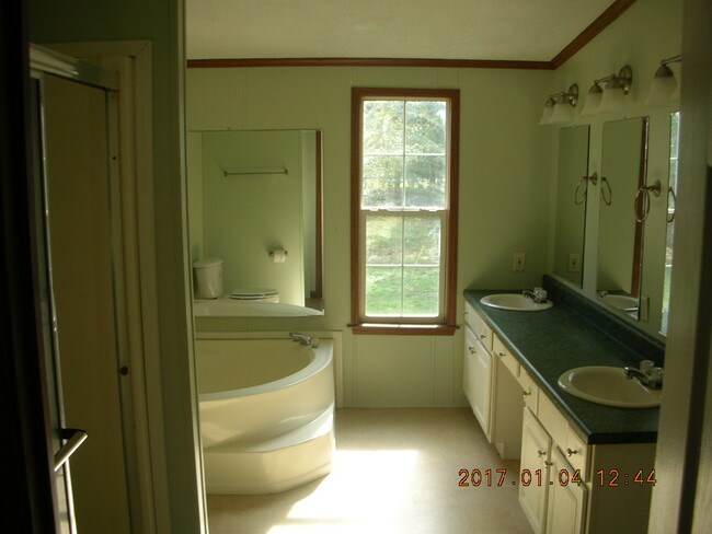 Building Photo - 44778 Artesian Blvd