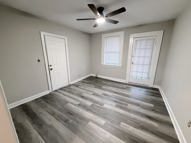 Photo - 2111 Bellevue Ave Apartment