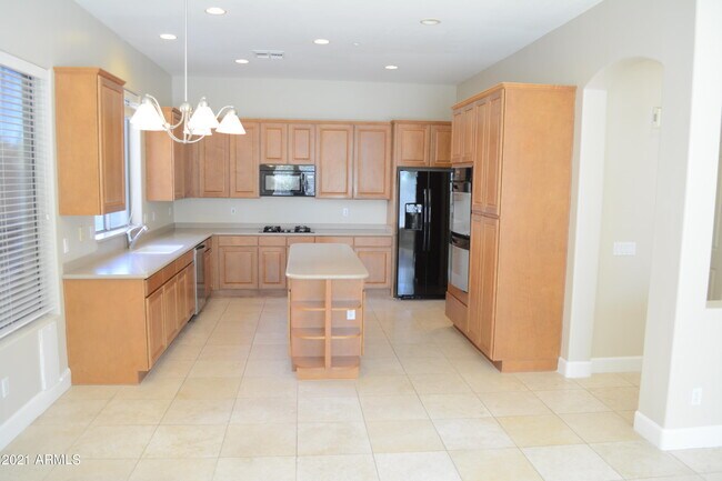 Building Photo - 7637 E Calle De Las Brisas