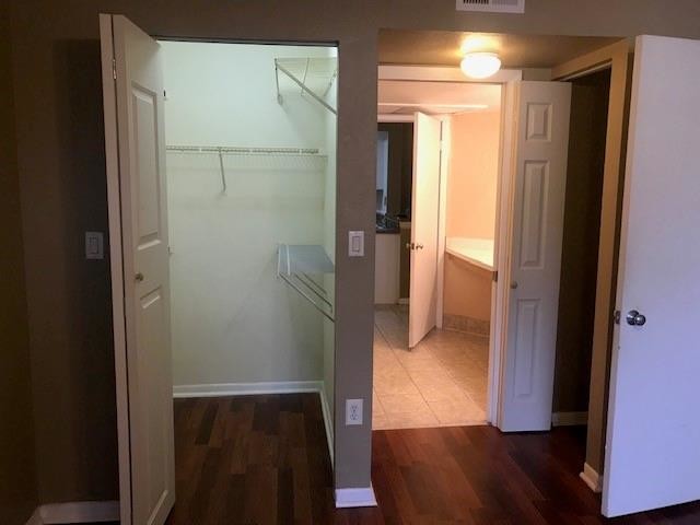 Foto del edificio - 2850 N Oakland Forest Dr