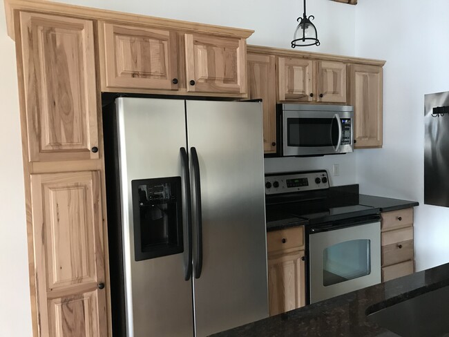 Kitchen - 6 Bay Rd