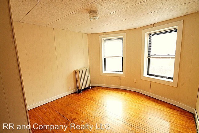 Building Photo - 62-64-64 Avon Pl