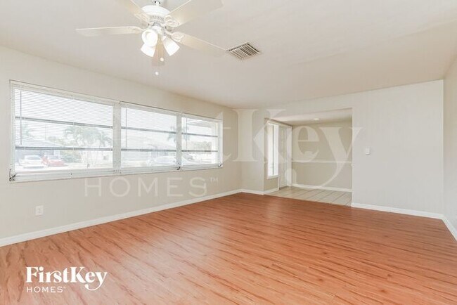 Foto del edificio - 1407 SE 35th St