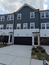 Building Photo - 1414 Chrysalis Pl