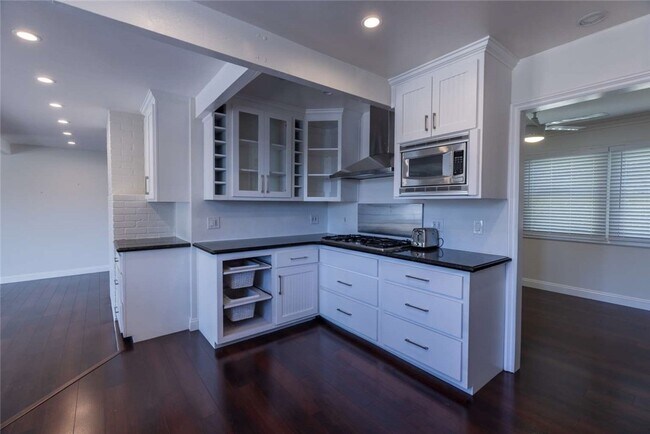 Foto del edificio - 2157 Rural Ln