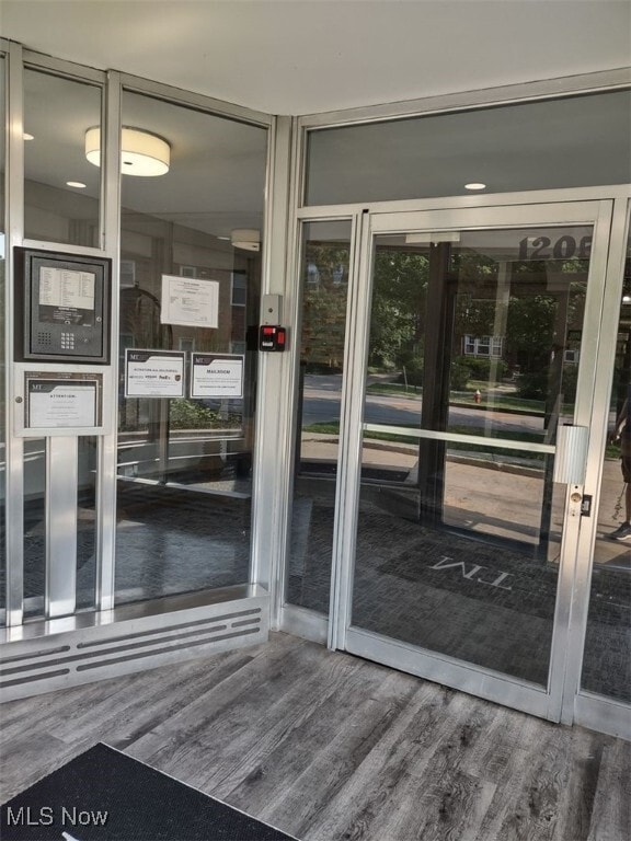 Foto del edificio - 12050 Lake Ave