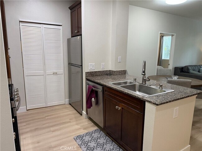 Foto del edificio - 1170 Scholarship