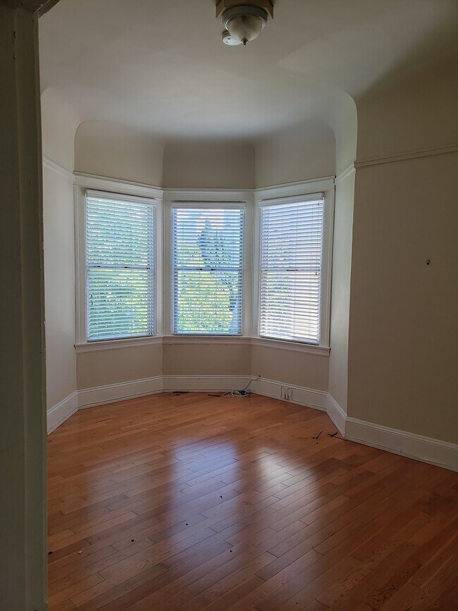 Building Photo - 1017 Stanyan Street, Unit 4