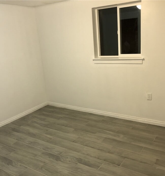 Building Photo - 236 E 600 N
