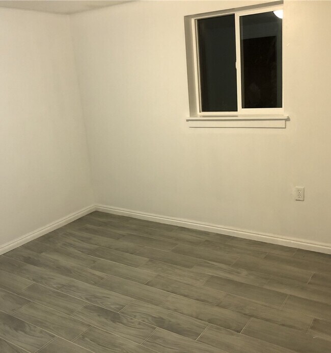 Foto del edificio - 236 E 600 N