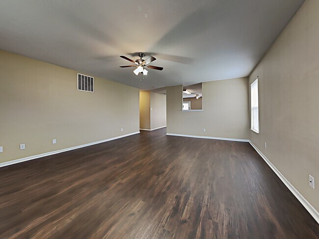 Building Photo - 901 Westpointe Drive