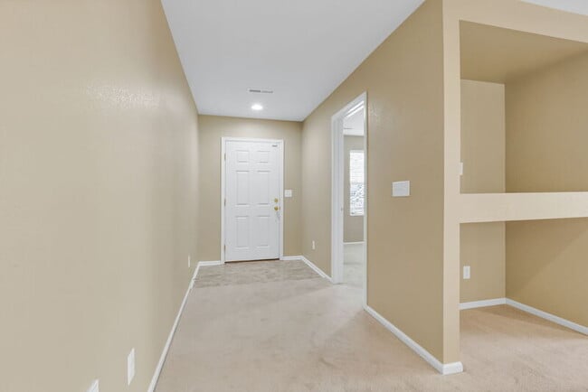 Photo - 857 Stagecoach Dr House