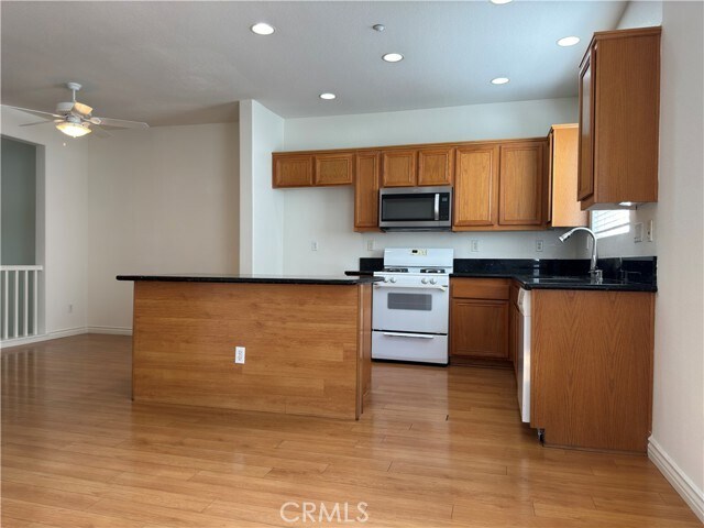 Foto del edificio - 1259 Mendez Dr