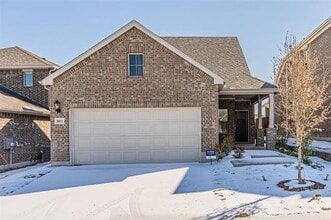 Building Photo - 801 Leavenworth Dr