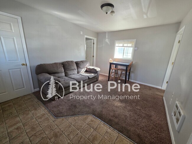 Foto del edificio - 340 N Water St