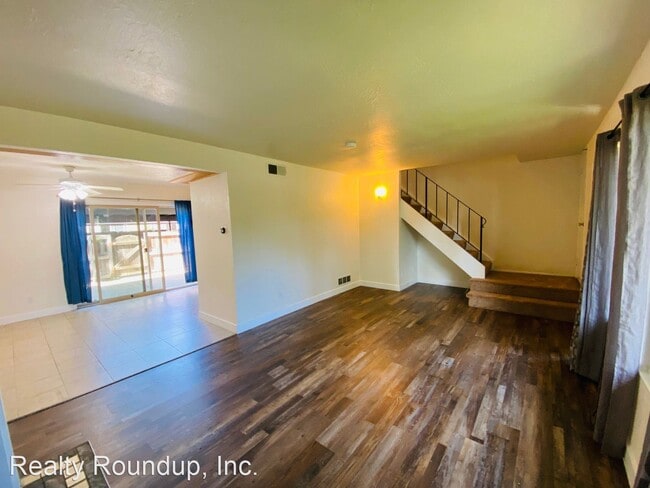Building Photo - 3 br, 1.5 bath House - 8868 La Riviera Dr #D